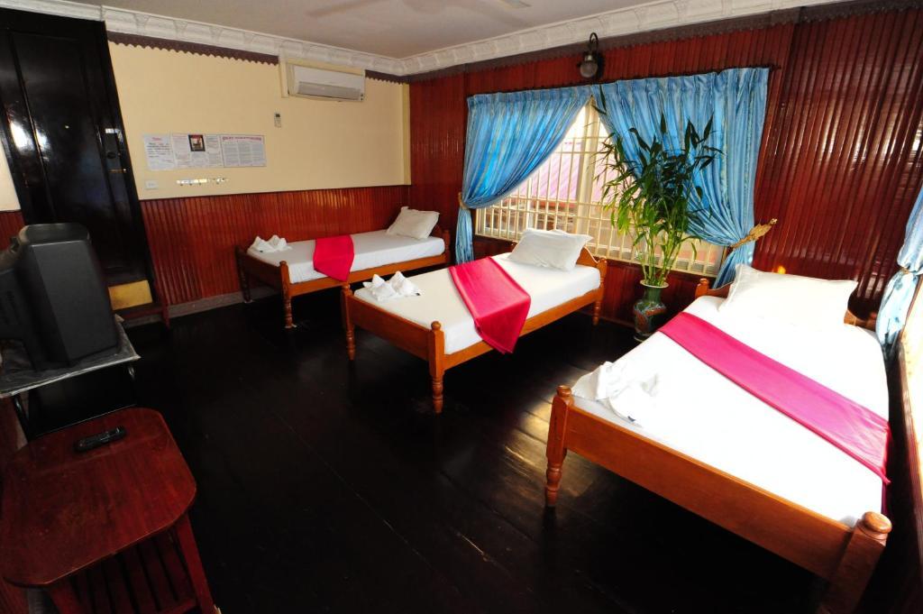 Okay Guesthouse Phnom Penh Room photo